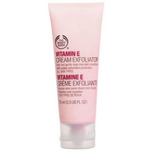 The Body Shop VITAMIN E CREAM EXFOLIATOR
